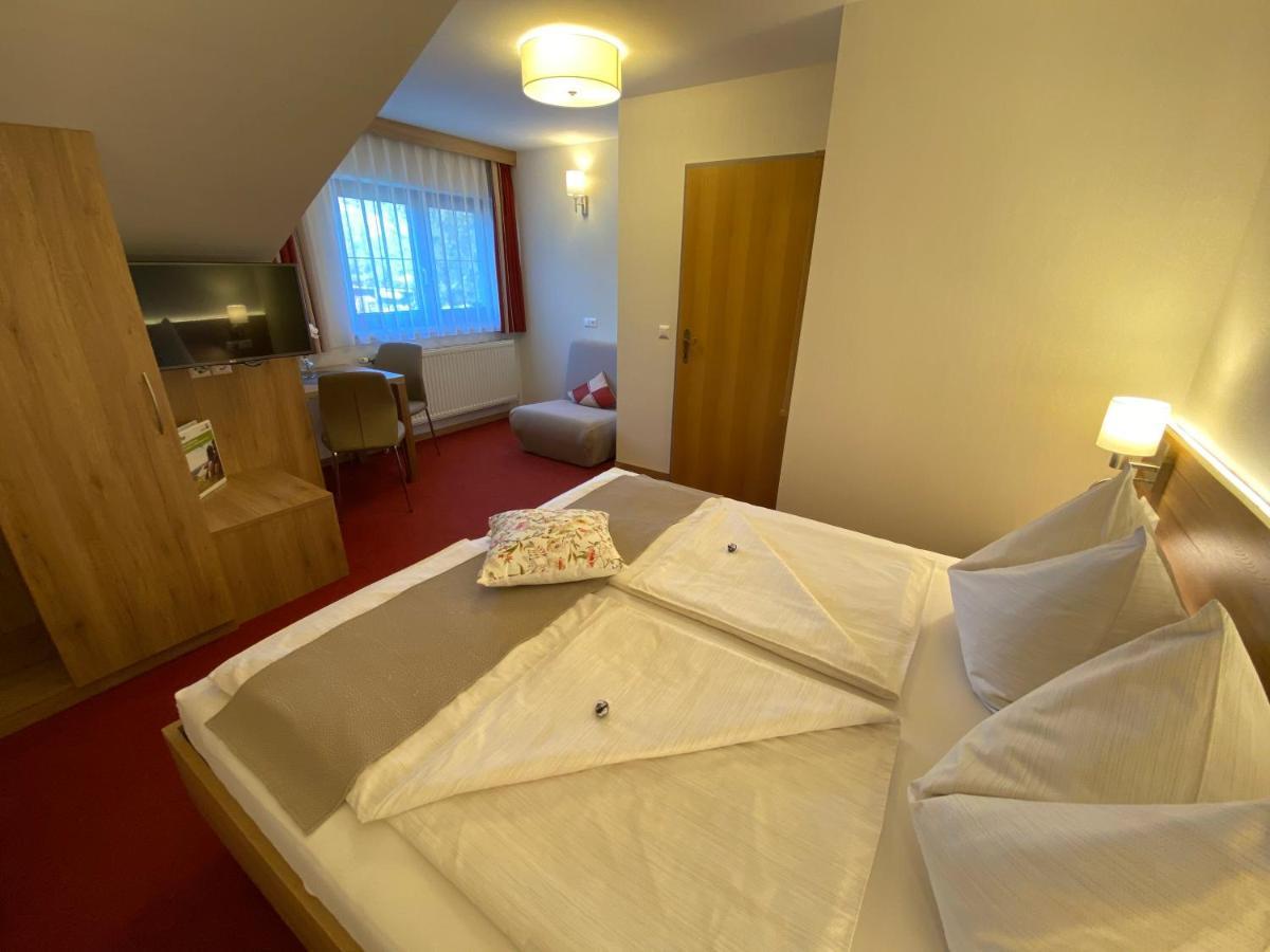 Privatzimmer Und Ferienwohnungen Leeb Persenbeug Extérieur photo