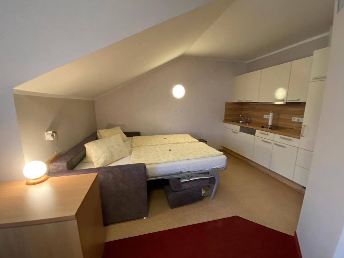 Privatzimmer Und Ferienwohnungen Leeb Persenbeug Extérieur photo