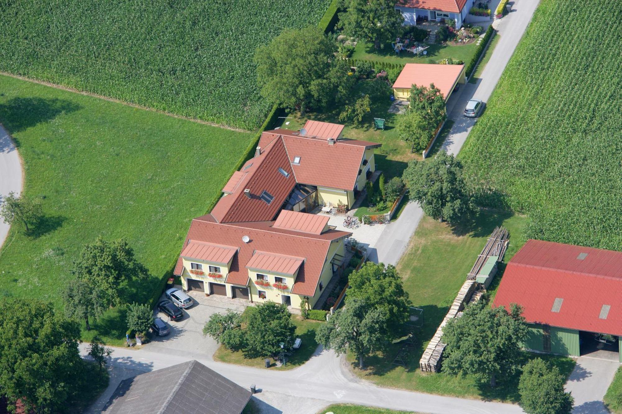 Privatzimmer Und Ferienwohnungen Leeb Persenbeug Extérieur photo